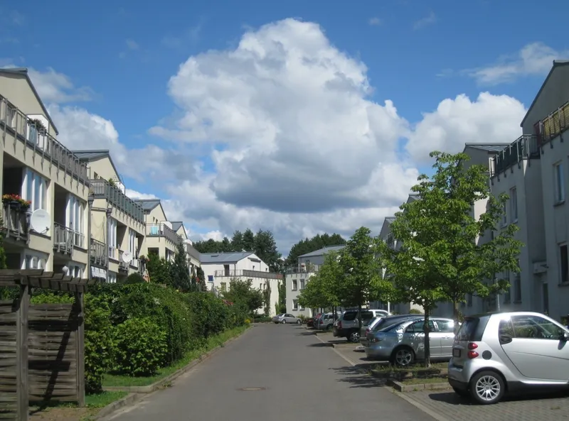 2-Zimmer-Wohnung mit EBK, Wannenbad & Balkon in Karow...           WOHNEN IM GRÜNEN! — photo 1